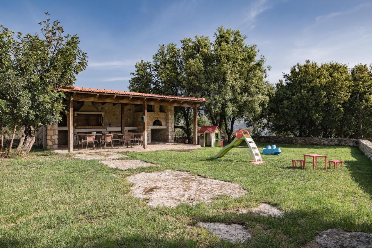Koules Estate, With Private Pools & Bbq - Embracing Nature, By Thinkvilla Argouli Dış mekan fotoğraf